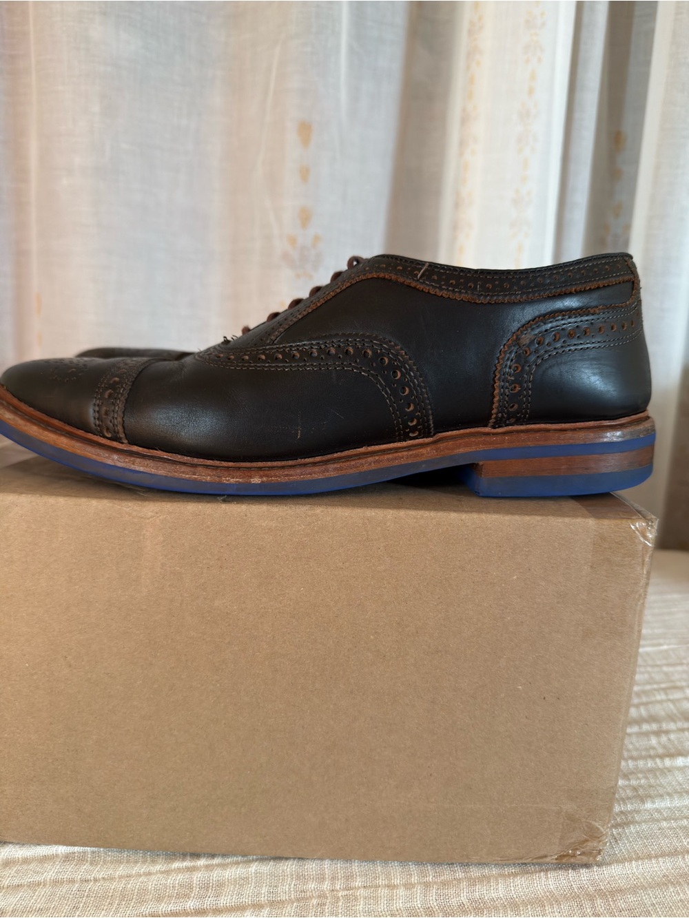 👞 Sleek Black Brogue Oxfords w/ Blue Sole - Size 10.5 D 👞 - Picture 7 of 14